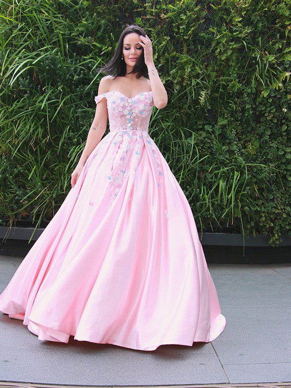 Vestidos de satén con apliques, hombros descubiertos, sin mangas y cola larga